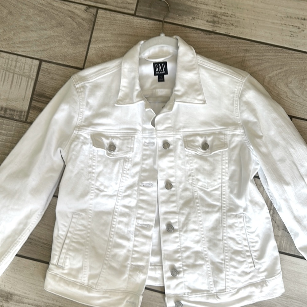 Classic White Gap Jean Jacket
